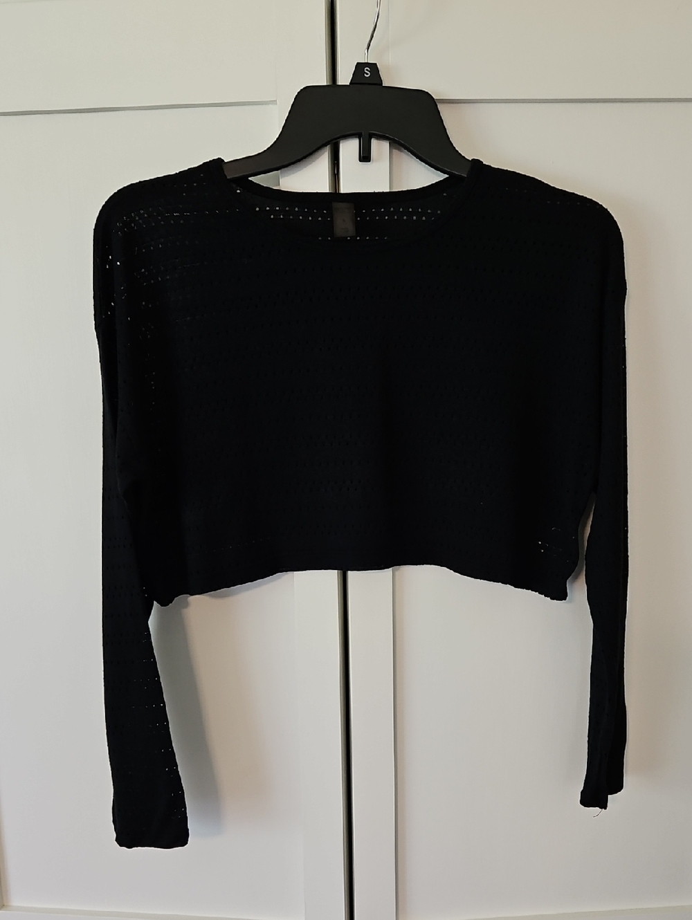 Beyond Yoga Black Cropped Long-Sleeve Knit Pullover